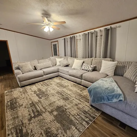 Camp Joy Lake House, Caldwell, Tx Sleeps 10